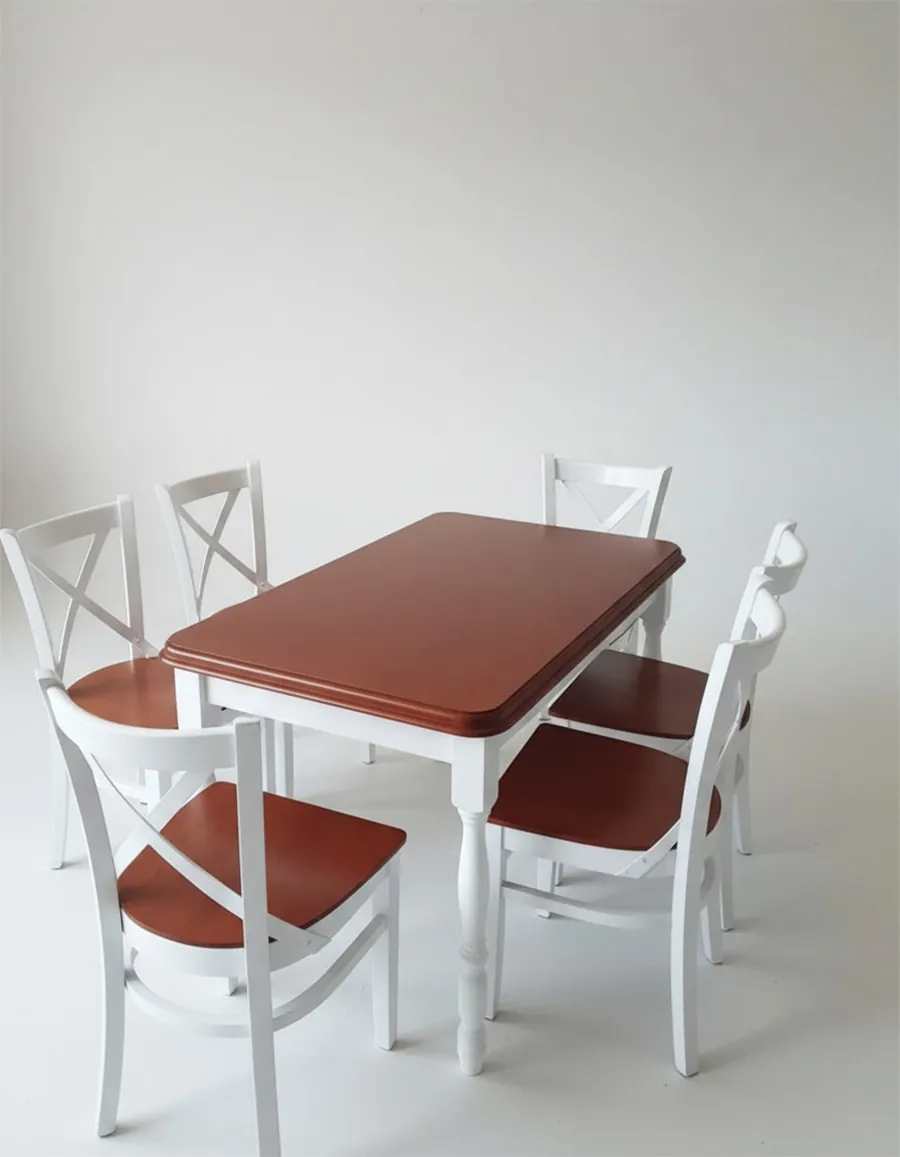 Sillas MD470 y mesa Country III en dos colores